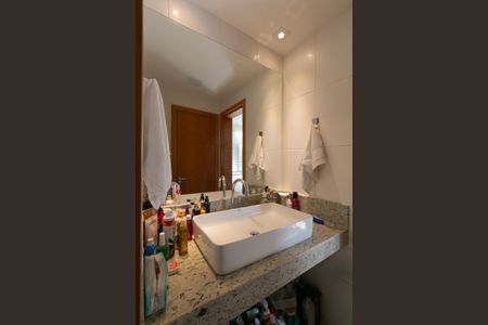 Apartamento à venda com 190m², 4 quartos e 4 vagasSuíte 1 e 2  Banheiro