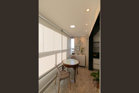 Apartamento à venda com 190m², 4 quartos e 4 vagasCopa