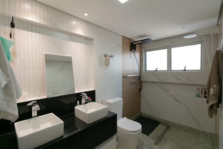 Apartamento à venda com 190m², 4 quartos e 4 vagasSuíte 4 Banheiro