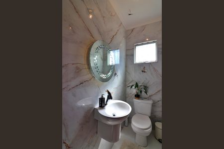 Casa à venda com 220m², 2 quartos e 6 vagasLavabo