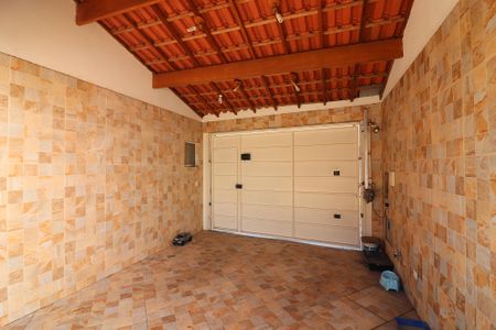Casa à venda com 220m², 2 quartos e 6 vagasGaragem