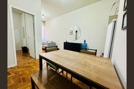 Apartamento à venda com 32m², 1 quarto e sem vaga Apartamento à venda com 32m², 1 quarto e sem vagaSala