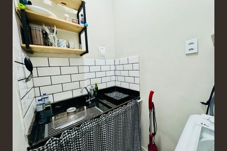 Apartamento à venda com 32m², 1 quarto e sem vaga Apartamento à venda com 32m², 1 quarto e sem vagaCozinha e Área de Serviço
