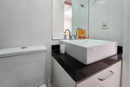 Apartamento à venda com 58m², 2 quartos e 1 vaga Apartamento à venda com 58m², 2 quartos e 1 vagaBanheiro Social