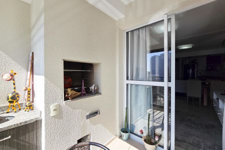 Apartamento à venda com 58m², 2 quartos e 1 vaga Apartamento à venda com 58m², 2 quartos e 1 vagaSacada