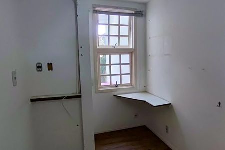 Casa à venda com 377m², 5 quartos e 4 vagas Casa à venda com 377m², 5 quartos e 4 vagasEdícula