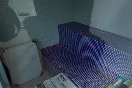 Casa à venda com 377m², 5 quartos e 4 vagas Casa à venda com 377m², 5 quartos e 4 vagasÁrea comum - Piscina