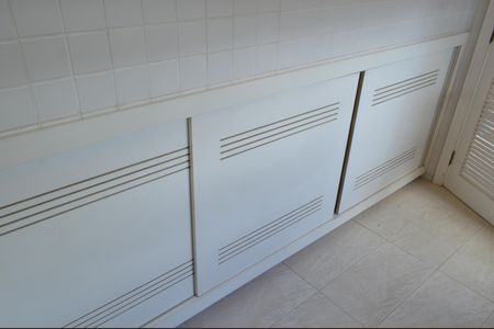 Casa à venda com 377m², 5 quartos e 4 vagas Casa à venda com 377m², 5 quartos e 4 vagasÁrea de Serviço