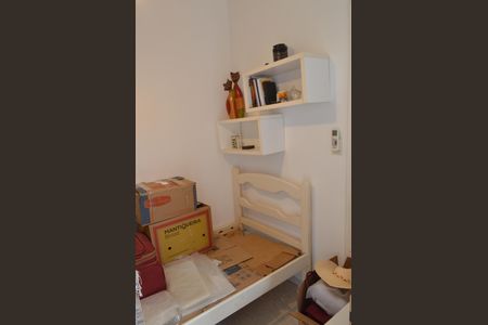 Casa à venda com 377m², 5 quartos e 4 vagas Casa à venda com 377m², 5 quartos e 4 vagasQuarto de Serviço