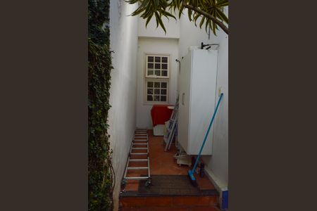 Casa à venda com 377m², 5 quartos e 4 vagas Casa à venda com 377m², 5 quartos e 4 vagasEdícula