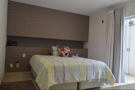 Casa à venda com 377m², 5 quartos e 4 vagas Casa à venda com 377m², 5 quartos e 4 vagasSuíte