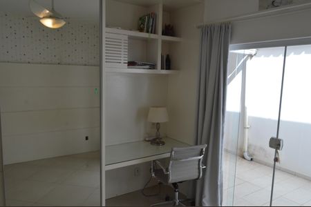 Quarto 2 de casa à venda com 5 quartos, 377m² em Anil, Rio de Janeiro