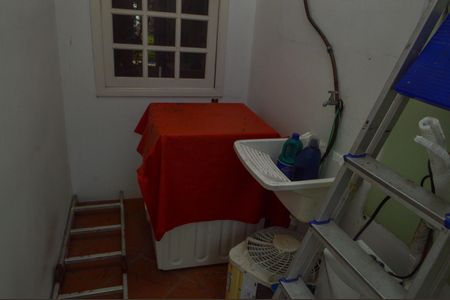 Casa à venda com 377m², 5 quartos e 4 vagas Casa à venda com 377m², 5 quartos e 4 vagasEdícula