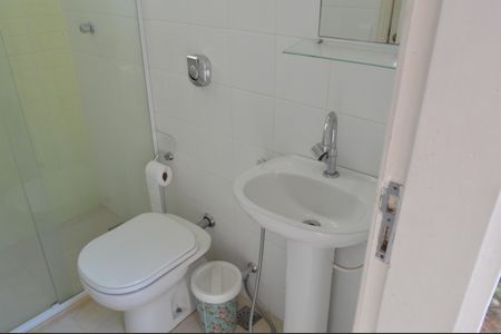 Casa à venda com 377m², 5 quartos e 4 vagas Casa à venda com 377m², 5 quartos e 4 vagasBanheiro de serviço