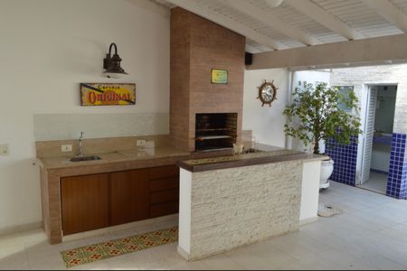 Casa à venda com 377m², 5 quartos e 4 vagas Casa à venda com 377m², 5 quartos e 4 vagasÁrea comum - Churrasqueira 2