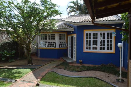 Casa à venda com 377m², 5 quartos e 4 vagas Casa à venda com 377m², 5 quartos e 4 vagasEdícula