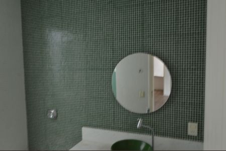 Casa à venda com 377m², 5 quartos e 4 vagas Casa à venda com 377m², 5 quartos e 4 vagasEdícula