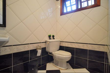Casa à venda com 320m², 3 quartos e 2 vagasLavabo