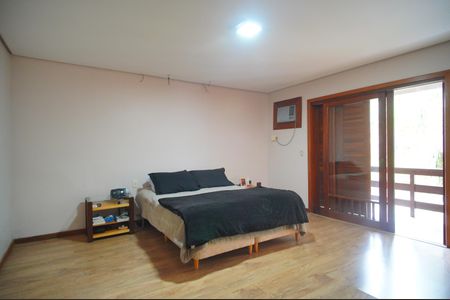 Casa à venda com 320m², 3 quartos e 2 vagasSuíte