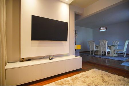 Casa à venda com 320m², 3 quartos e 2 vagasSala