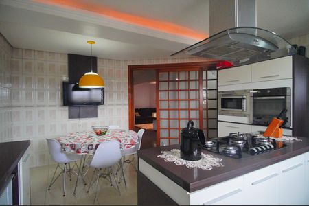 Casa à venda com 320m², 3 quartos e 2 vagasCozinha