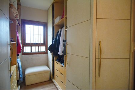Casa à venda com 320m², 3 quartos e 2 vagasCloset da suíte