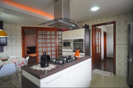 Casa à venda com 320m², 3 quartos e 2 vagasCozinha