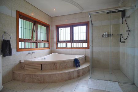 Casa à venda com 320m², 3 quartos e 2 vagasBanheiro da Suíte