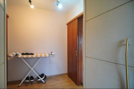 Casa à venda com 320m², 3 quartos e 2 vagasCloset da suíte