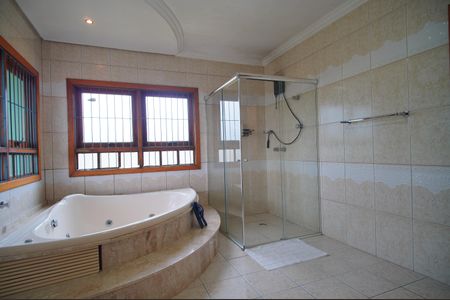Casa à venda com 320m², 3 quartos e 2 vagasBanheiro da Suíte