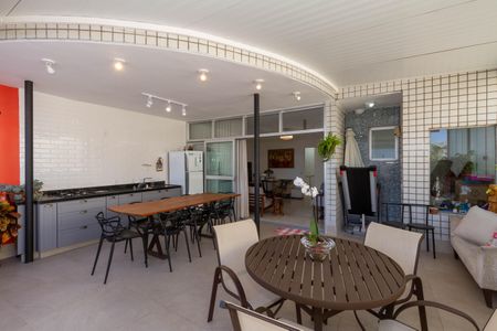 Apartamento à venda com 200m², 4 quartos e 2 vagasCobertura