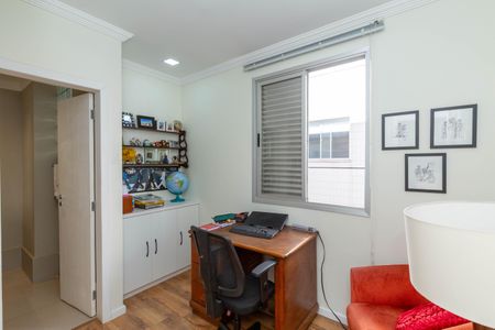 Apartamento à venda com 200m², 4 quartos e 2 vagasQuarto