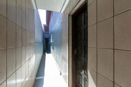 Casa para alugar com 300m², 3 quartos e 2 vagasCorredor - Entrada 