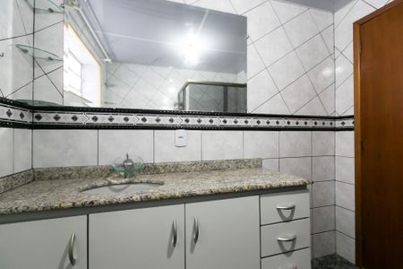 Casa para alugar com 300m², 3 quartos e 2 vagasBanheiro 2