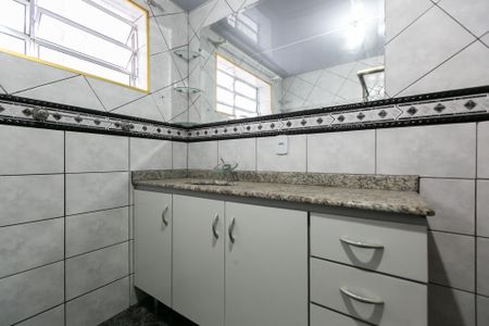 Casa para alugar com 300m², 3 quartos e 2 vagasBanheiro 2