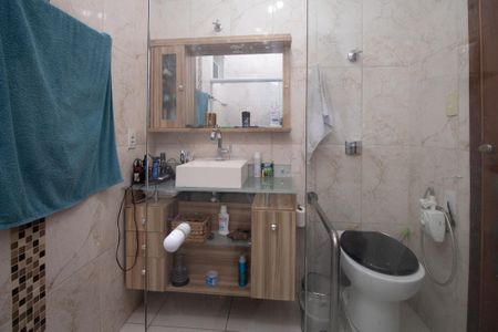 Casa à venda com 240m², 5 quartos e 5 vagas Casa à venda com 240m², 5 quartos e 5 vagasBanheiro da Suíte 1