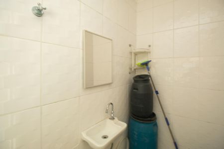 Casa à venda com 240m², 5 quartos e 5 vagas Casa à venda com 240m², 5 quartos e 5 vagasBanheiro de Serviço