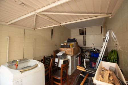 Casa à venda com 240m², 5 quartos e 5 vagas Casa à venda com 240m², 5 quartos e 5 vagasQuintal