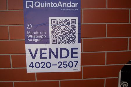 Casa à venda com 240m², 5 quartos e 5 vagas Casa à venda com 240m², 5 quartos e 5 vagasPlaca