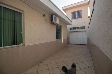 Casa à venda com 240m², 5 quartos e 5 vagas Casa à venda com 240m², 5 quartos e 5 vagasQuintal