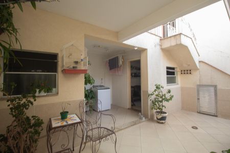 Casa à venda com 240m², 5 quartos e 5 vagas Casa à venda com 240m², 5 quartos e 5 vagasÁrea de Serviço