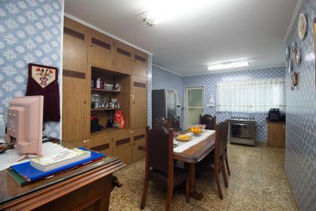 Casa à venda com 240m², 5 quartos e 5 vagas Casa à venda com 240m², 5 quartos e 5 vagasCozinha