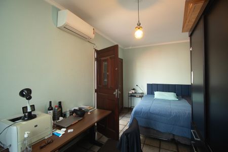 Casa à venda com 240m², 5 quartos e 5 vagas Casa à venda com 240m², 5 quartos e 5 vagasSuíte 2