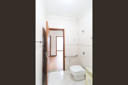 Banheiro social de casa para alugar com 3 quartos, 240m² em Bortolândia, São Paulo