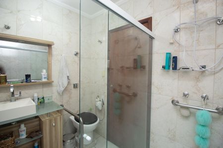 Casa à venda com 240m², 5 quartos e 5 vagas Casa à venda com 240m², 5 quartos e 5 vagasBanheiro da Suíte 1