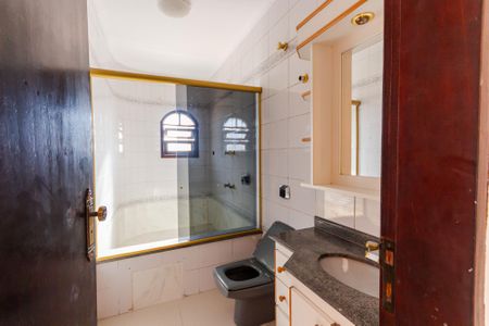 Casa à venda com 273m², 3 quartos e 3 vagasBanheiro da Suíte