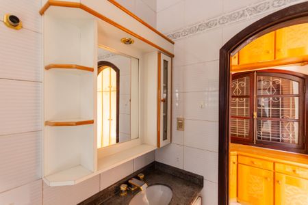 Casa à venda com 273m², 3 quartos e 3 vagasBanheiro da Suíte