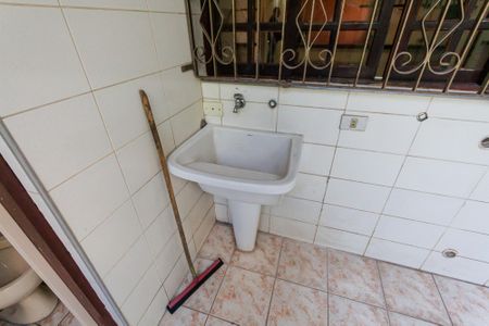 Casa à venda com 273m², 3 quartos e 3 vagasBanheiro de Serviço