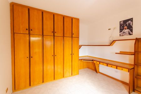 Casa à venda com 273m², 3 quartos e 3 vagasQuarto 2