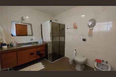 Casa à venda com 211m², 4 quartos e 4 vagas